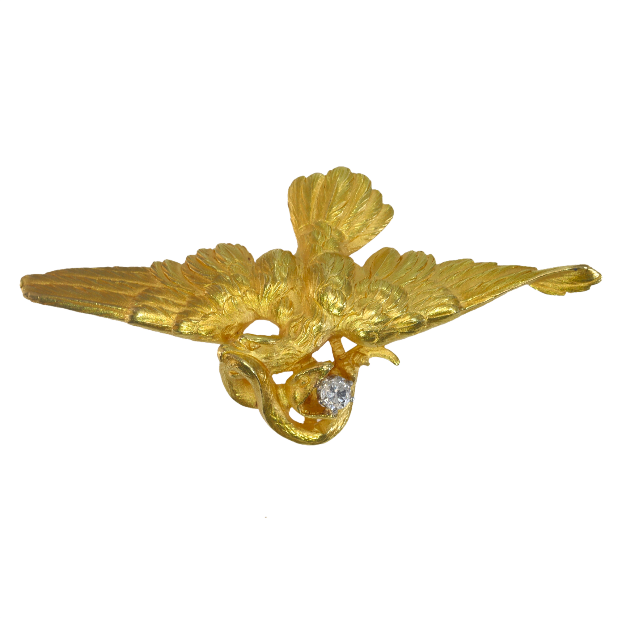Golden Battle: The Victorian Gold Brooch Where Nature and Luxury Intertwine